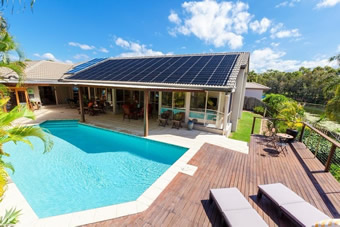 Panel Solar Casa Piscina
